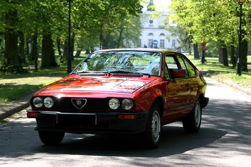 Alfa Romeo Alfetta GTV 2.0 (1983)  For Sale
