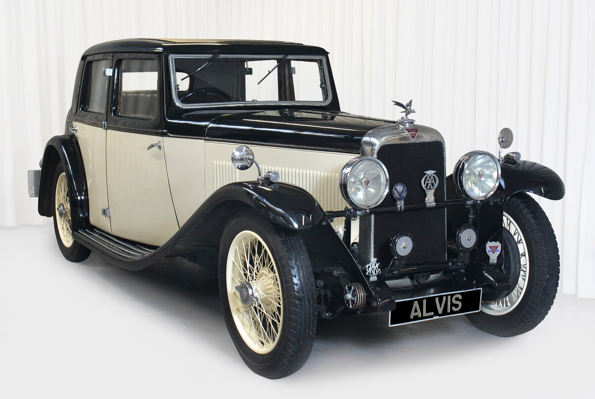 1933 Alvis Sixteen SA 16.95 Sports Saloon By Charlesworth, foto 1