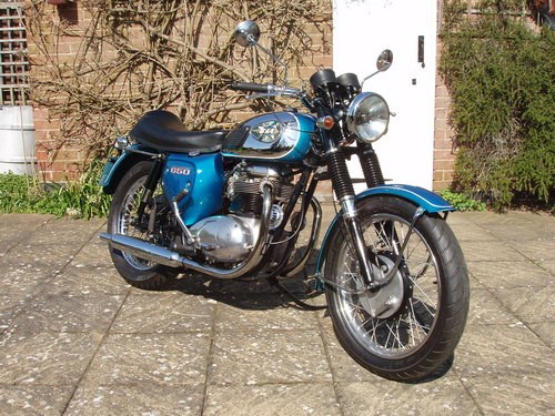 1966 Beautifully Restored BSA A65T Thunderbolt For Sale