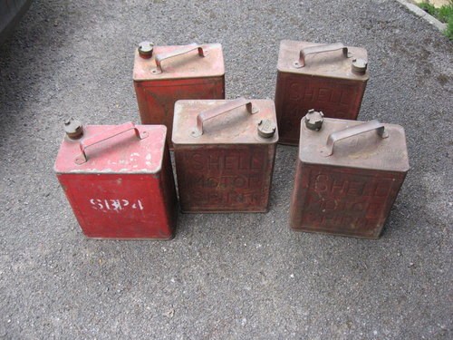 5 Vintage metal petrol cans £26 each For Sale