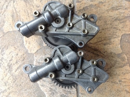 DUCATI 916-748-996 OIL PUMPS may fit others please In vendita