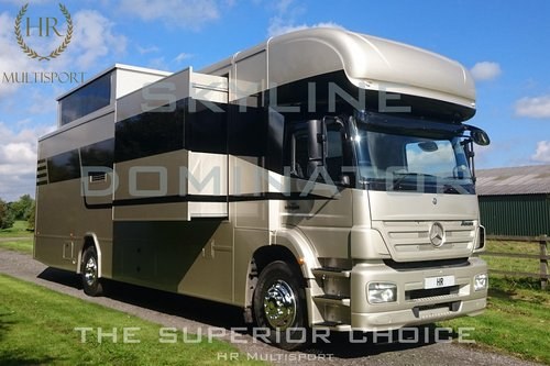 2018 Luxury Motorhome with 5M Garage for your Classic! In vendita
