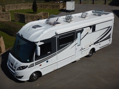 2011 IMMACULATE RS EYLISIAN MOTORHOME  15000 MILES For Sale