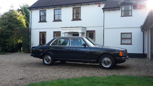 Immaculate one owner 1983 Mercedes W123 series 200 SOLD