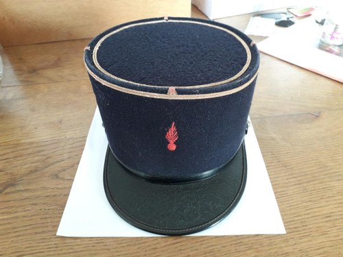 An early and in good condition French Firemans Cap In vendita