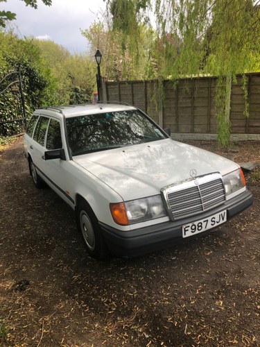 1989 Mercedes 200t estate auto w124  very low miles SOLD