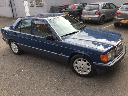 1990 PRICE REDUCED 190e 2.6 Manual MB tex interior For Sale