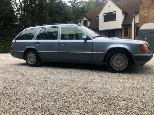 1992 lovely classic w124 230 TE in stunning condition For Sale