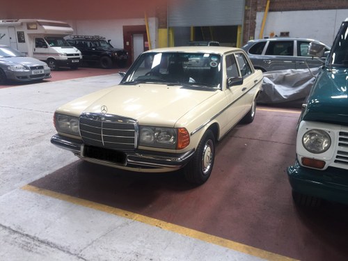 1983 Mercedes-Benz 123 E230 For Sale
