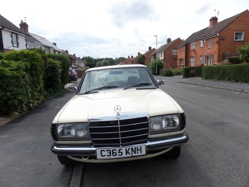 1985 MERCEDES -BENZ W123 SERIES 200 SALOON For Sale