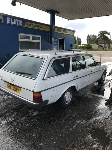 1983 Mercedes w123 200T For Sale