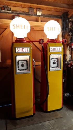 Avery Hardoll 1950's restored Shell petrol pump For Sale