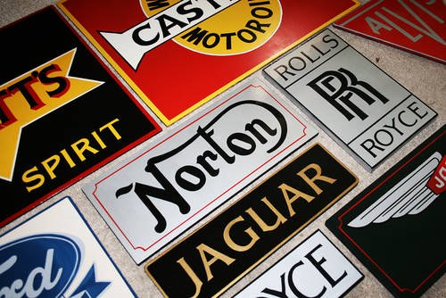 VINTAGE HAND-PAINTED SIGNS - COLLECTORS ITEMS In vendita