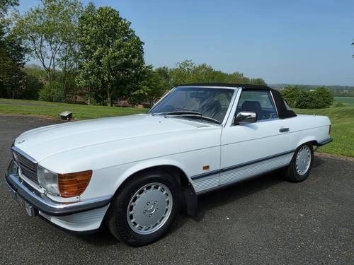 1988 300 SL As New Condition, FMBSH Low Mileage. In vendita