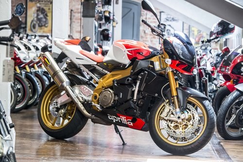 APRILIA TUONO 1000 FACTORY RR IMMACULATE CONDTION A vendre