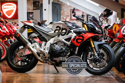 2019 Aprilia V4 Factory Forged Wheels & Akrapovic Exhaust Fitted In vendita