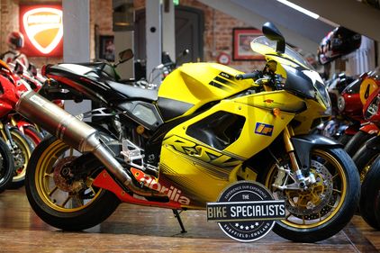 Picture of Aprilia RSV1000R UK supplied in rare Yellow Paint Scheme