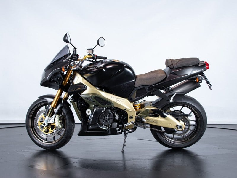 2020 Aprilia Tuono 1000 R Black Manual, 6 speed in United Kingdom - For ...