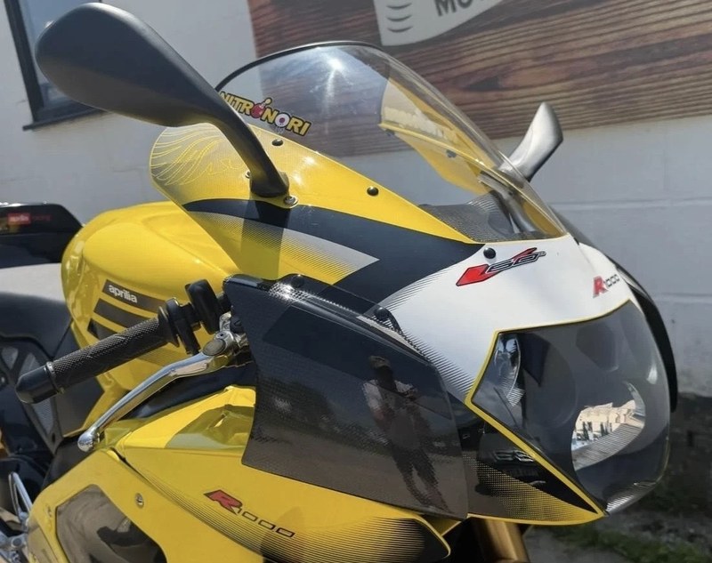 2003 Aprilia RSV 1000 R - 2 2003 Aprilia RSV 1000 R - 2