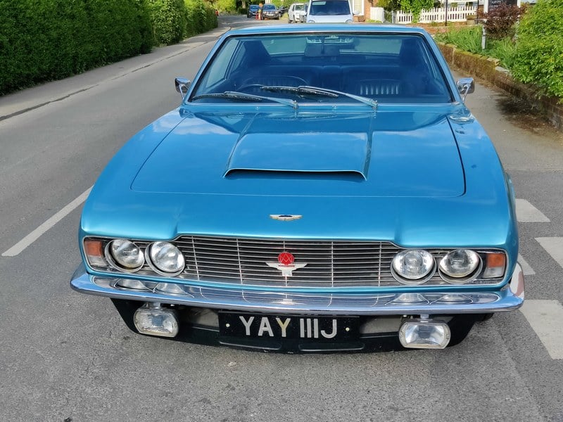 Aston Martin DBS Saloon