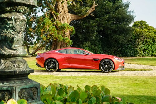 2015 Aston Martin Vanquish 5.9 V12 Carbon Touchtronic III 2dr (2+ For Sale