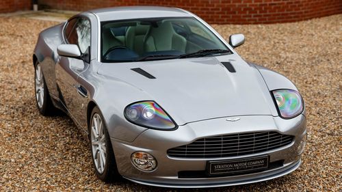 Picture of ASTON MARTIN VANQUISH V12 S 2005 2+2 - For Sale