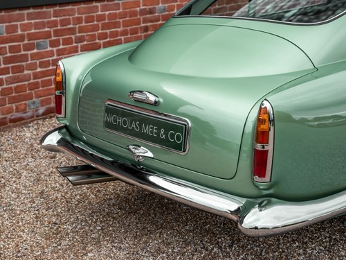 1960 Aston Martin DB4 - 9