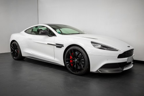 2016 ASTON MARTIN VANQUISH CARBON WHITE EDITION 6.0 V12 COUPE For Sale