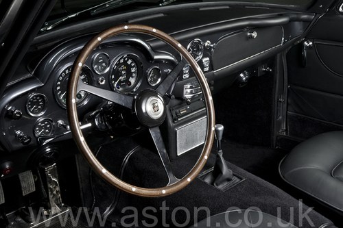 1968 Aston Martin DB6 - 6