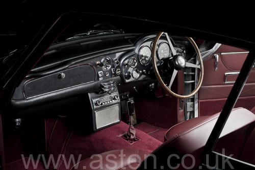 1968 Aston Martin DB6 - 9