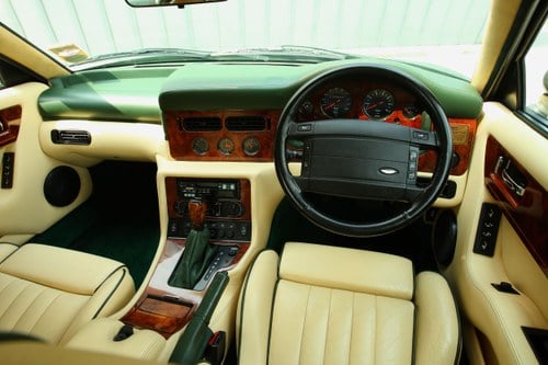 1995 Aston Martin Virage - 5