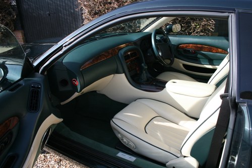 1999 Aston Martin DB7 - 8