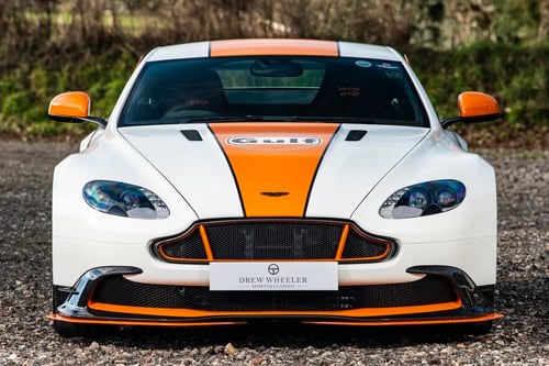 2017 Aston Martin V8 Vantage - 2