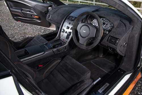 2017 Aston Martin V8 Vantage - 6