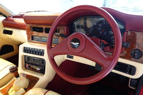 1990 Aston Martin Virage - 9