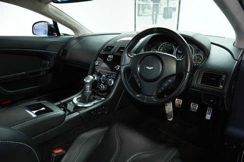 2013 Aston Martin Vantage - 9
