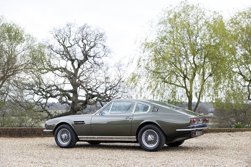 1970 Aston Martin DBS - 4
