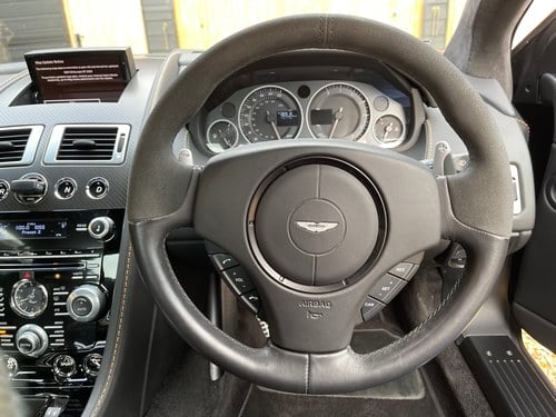 2012 Aston Martin DBS - 9
