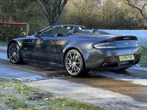 2016 Aston Martin Vantage - 5