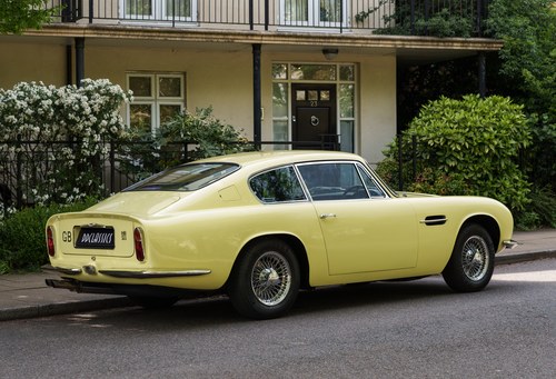 1971 Aston Martin DB6 - 3