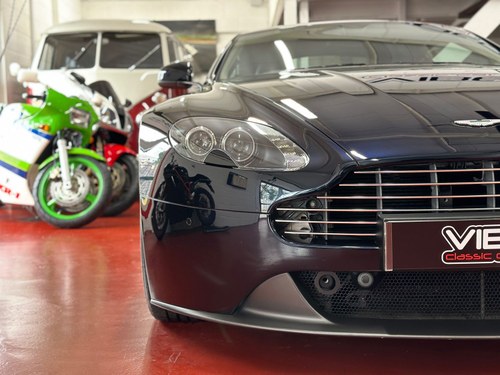 2016 Aston Martin V8 - 9