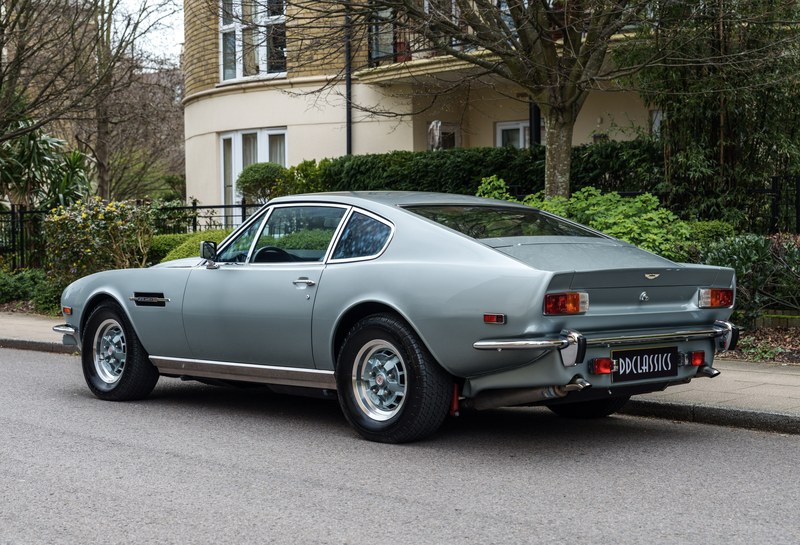1982 Aston Martin V8 - 4