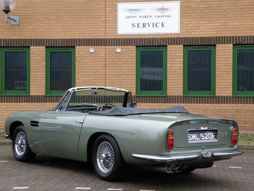 1967 Aston Martin DB6 - 6