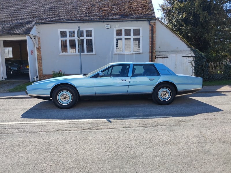 1981 Aston Martin Lagonda - 2 1981 Aston Martin Lagonda - 2