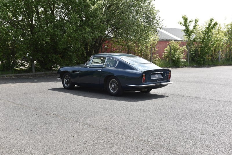 1965 Aston Martin DB6 - 4