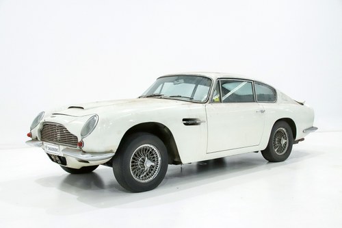 1967 Aston Martin DB6 Vantage Coupe