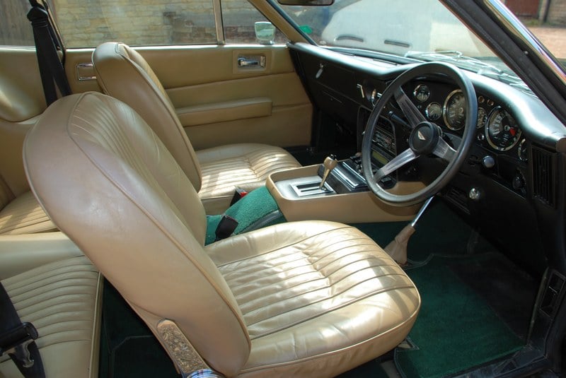 1976 Aston Martin V8 - 7