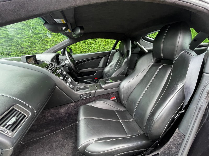 2012 Aston Martin V8 Vantage - 7