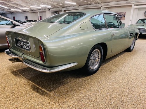 1966 Aston Martin DB6 - 8