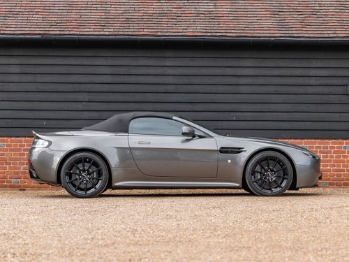 2018 Aston Martin Vantage Roadster